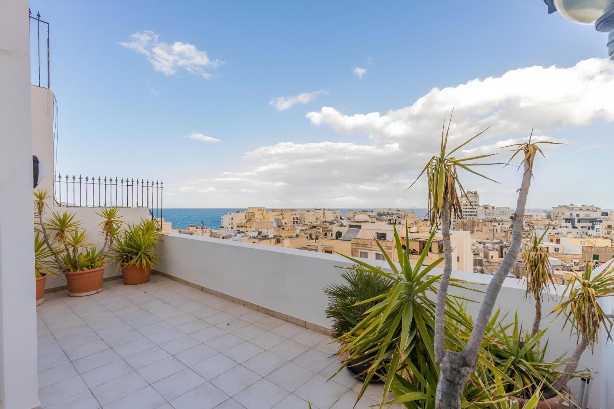 Stunning - Seaview Penthouse 3-Bed + Parking Apartment Sliema Ngoại thất bức ảnh