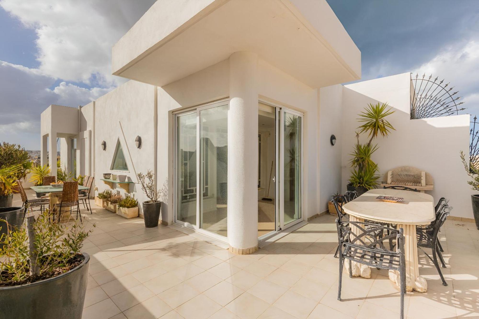 Stunning - Seaview Penthouse 3-Bed + Parking Apartment Sliema Ngoại thất bức ảnh