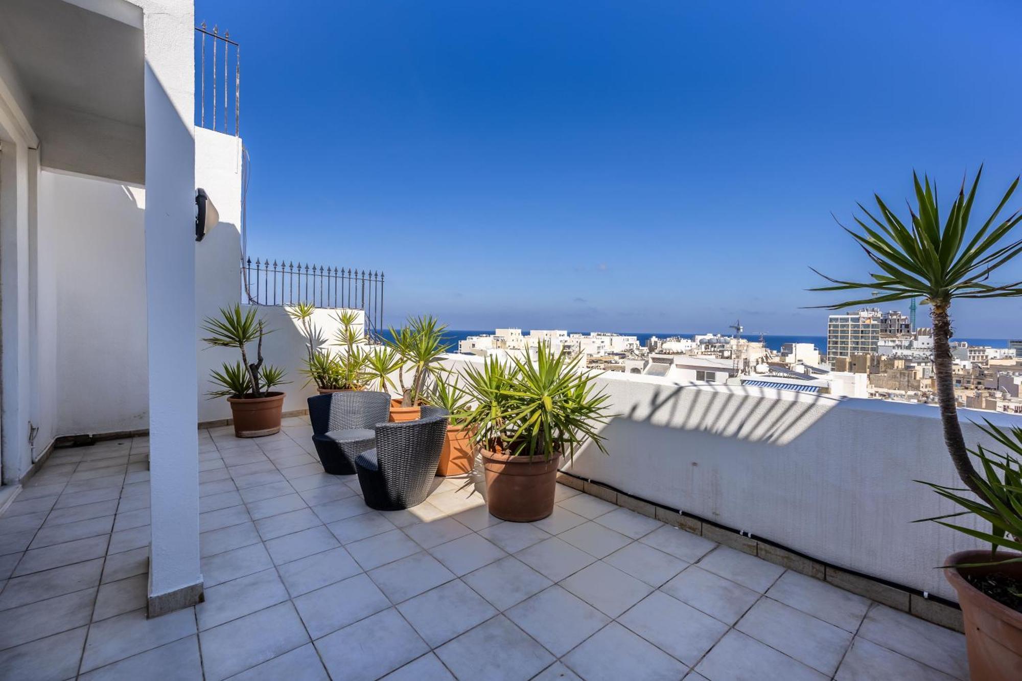 Stunning - Seaview Penthouse 3-Bed + Parking Apartment Sliema Ngoại thất bức ảnh
