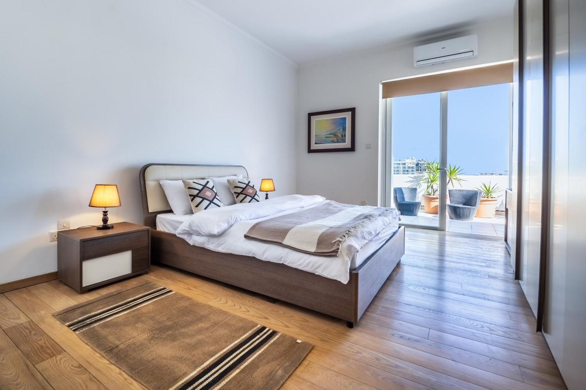 Stunning - Seaview Penthouse 3-Bed + Parking Apartment Sliema Ngoại thất bức ảnh
